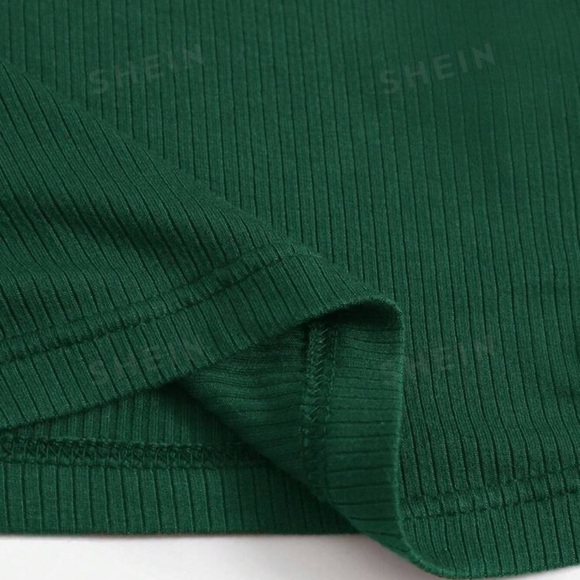 Green V-neck Solid Tee - Picture 3 of 3